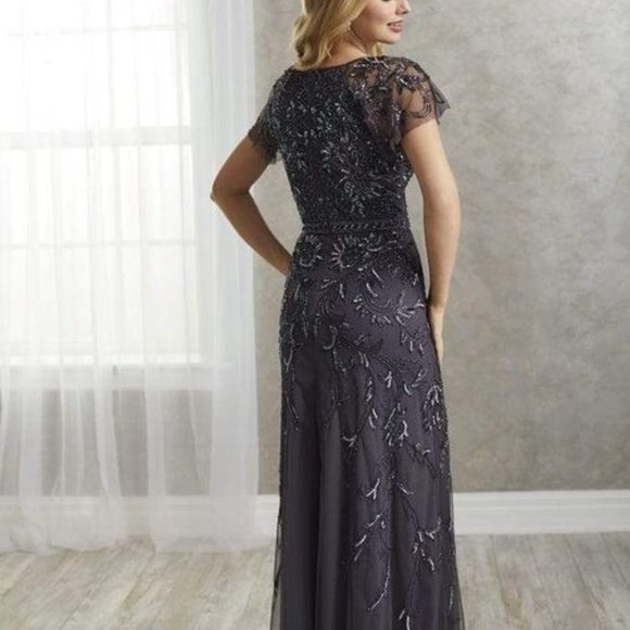 Stunning Adrianna Papell (Christina Wu) Beaded Gown - Picture 2 of 6